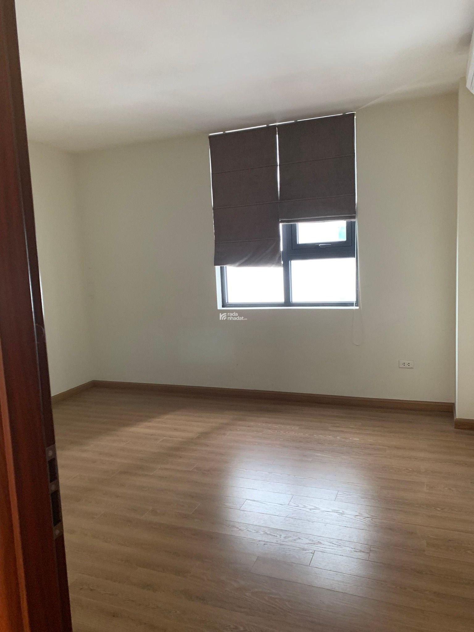 Cần bán gấp căn góc 74m2 2 phòng ngủ chung cư 219 Trung Kính giá tốt, LH 0911 120 ***
