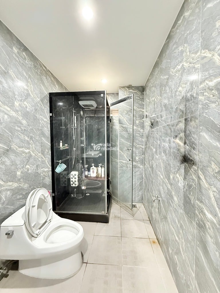 MẶT TIỀN KINH DOANH - GẦN SÂN BAY 5 TẦNG - HẦM (6.5*18) - 127M2 NỞ HẬU - THANG MÁY - 5PN, 5WC