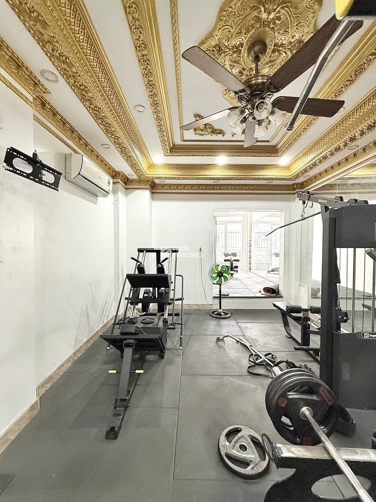 MẶT TIỀN KINH DOANH - GẦN SÂN BAY 5 TẦNG - HẦM (6.5*18) - 127M2 NỞ HẬU - THANG MÁY - 5PN, 5WC