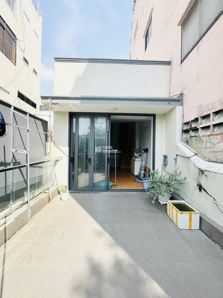 MẶT TIỀN KINH DOANH SẦM UẤT ĐƯỜNG 3 THÁNG 2- QUẬN 11 - 67M2- 3 TẦNG-  NỞ HẬU -