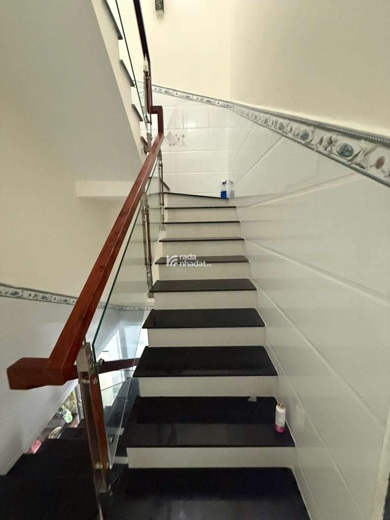 BÁN NHÀ HẺM TO - Bình Tân - Xe Tải Thông - 56m2 - 3 Tầng - ngang 4m2 - Hiện Hữu - Chỉ 5ty7