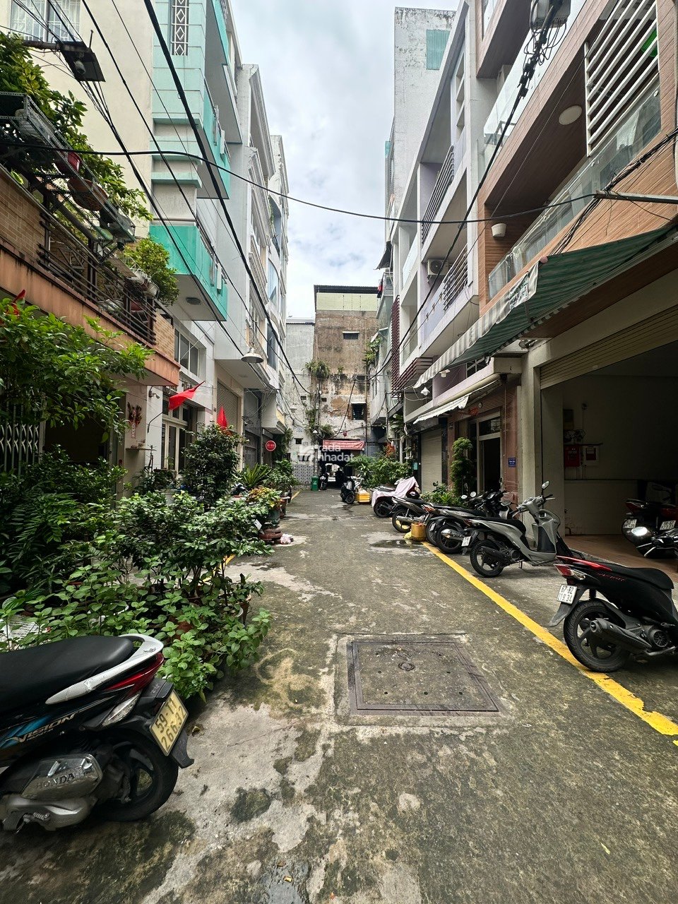 Q.1 .BÁN GẤP KHÁCH SẠN 8 TẦNG Đ, KÝ CON NGAY TT Q1 .4.2 X 17.2m GIÁ 27.5 TỶ