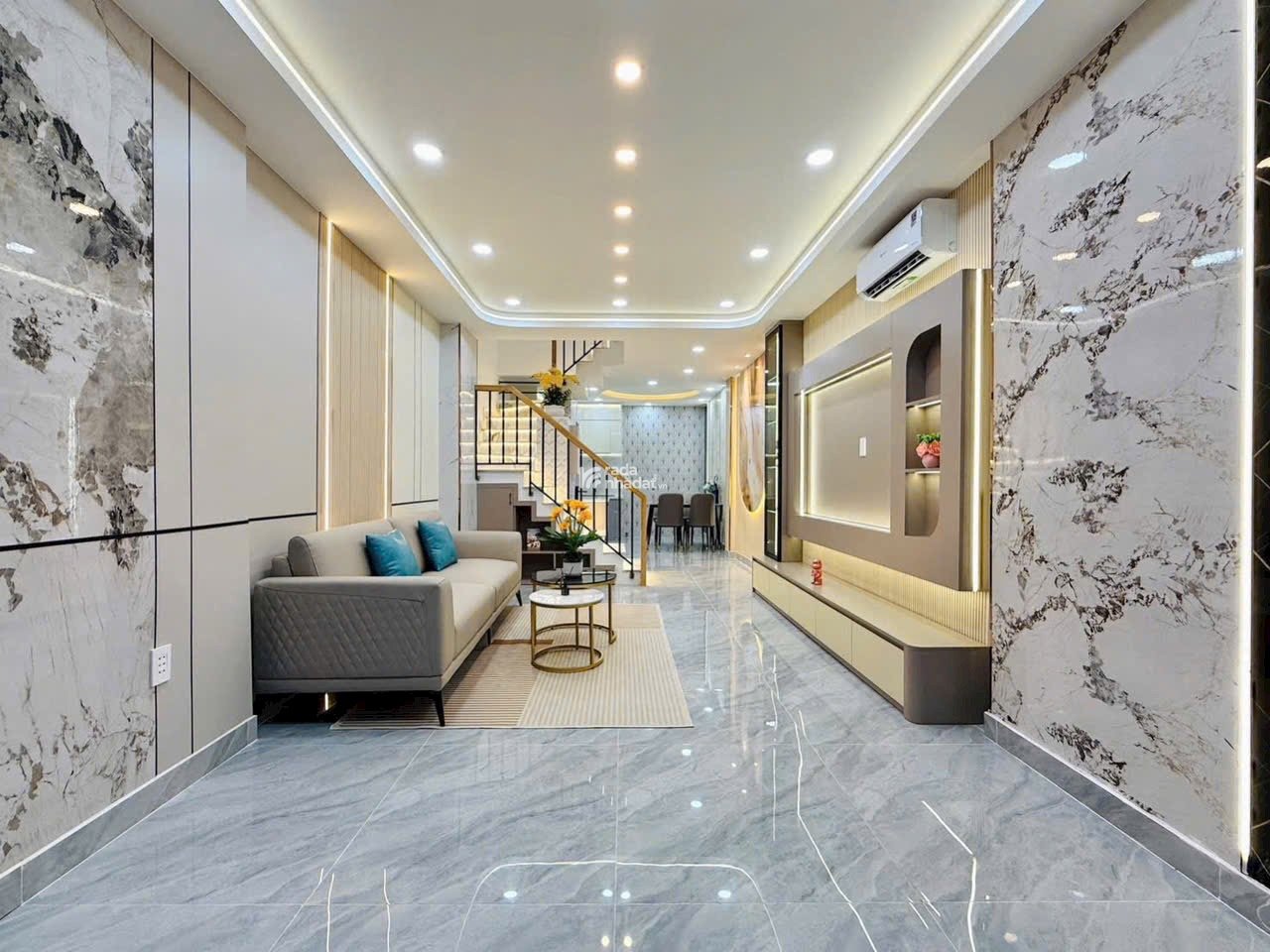 Sắp đi nước ngoài bán nhà đường Nhất Chi Mai - Tân Bình / 60,4m2 / Giá 2 Tỷ 320 