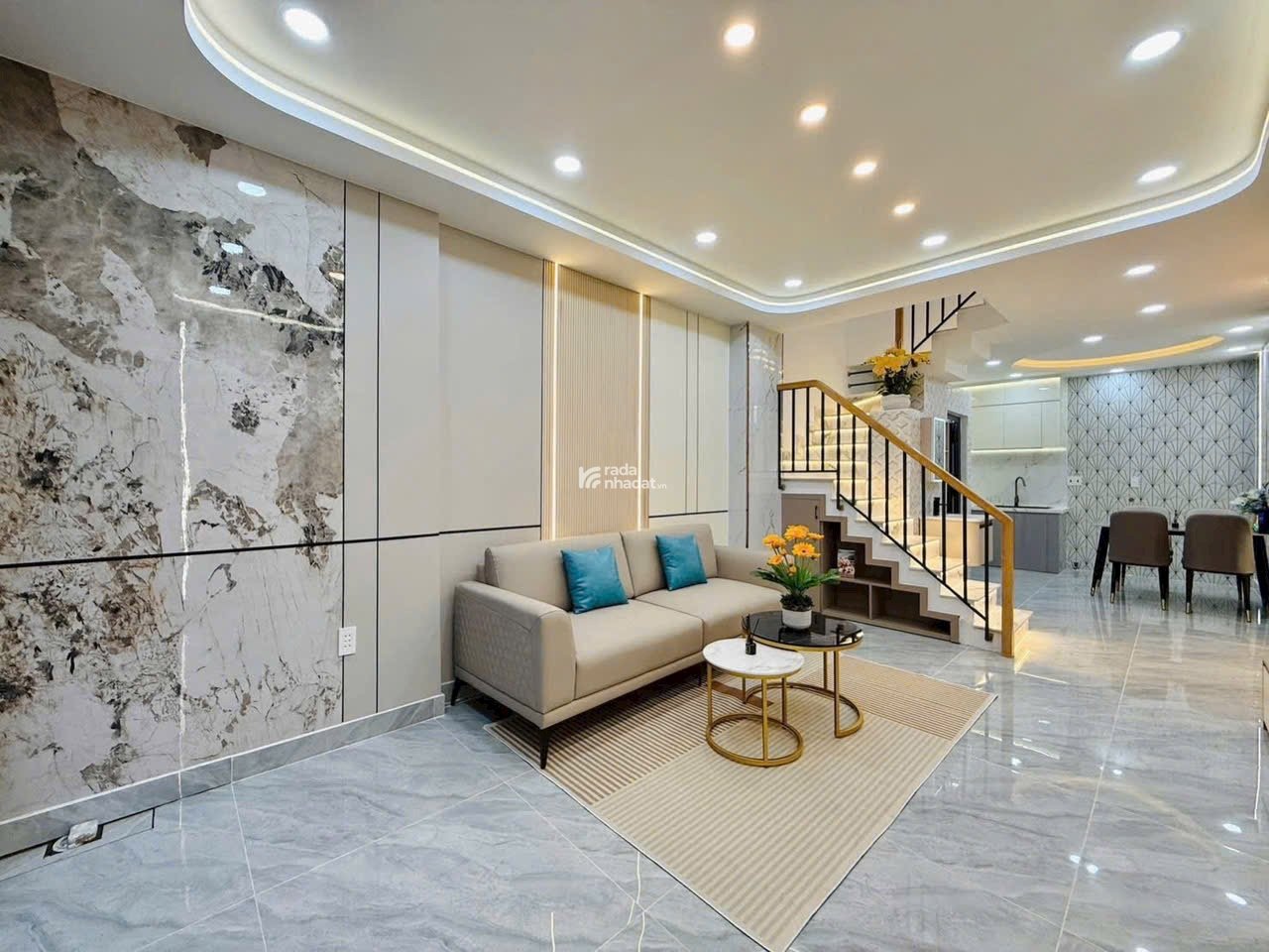 Sắp đi nước ngoài bán nhà đường Nhất Chi Mai - Tân Bình / 60,4m2 / Giá 2 Tỷ 320 
