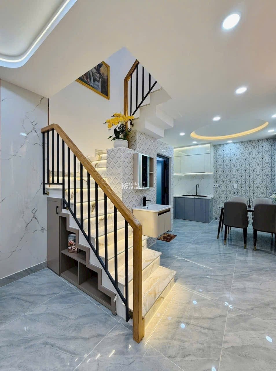 Sắp đi nước ngoài bán nhà đường Nhất Chi Mai - Tân Bình / 60,4m2 / Giá 2 Tỷ 320 