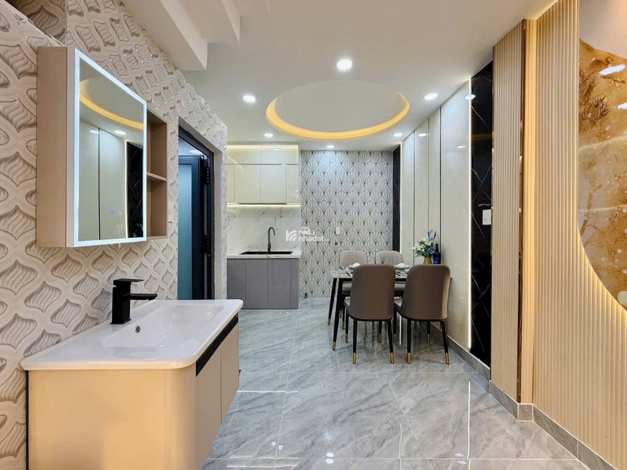 Sắp đi nước ngoài bán nhà đường Nhất Chi Mai - Tân Bình / 60,4m2 / Giá 2 Tỷ 320 