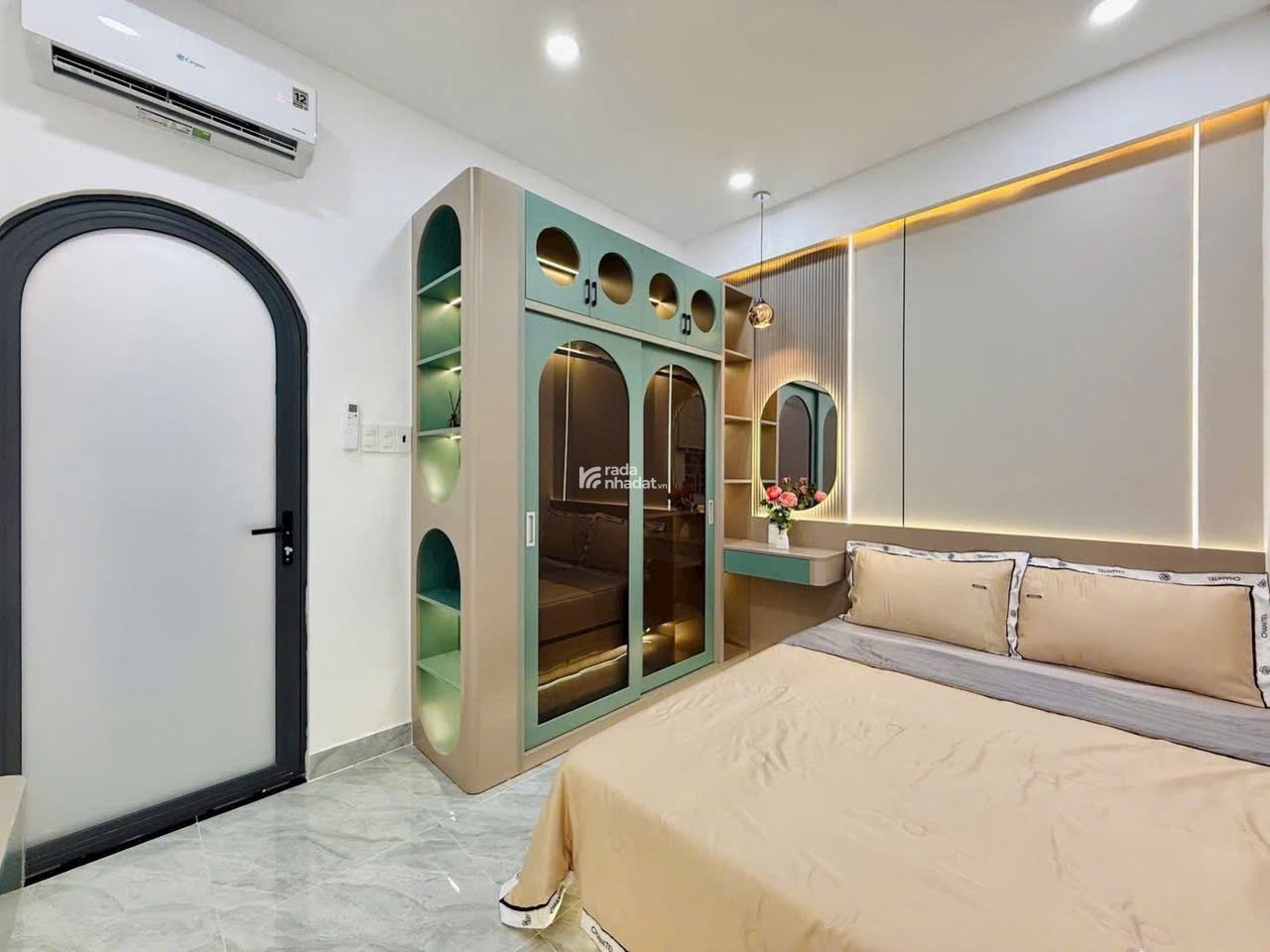 Sắp đi nước ngoài bán nhà đường Nhất Chi Mai - Tân Bình / 60,4m2 / Giá 2 Tỷ 320 