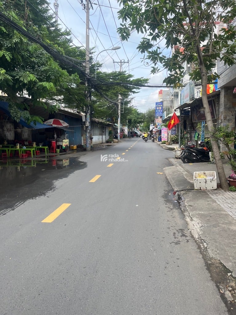 MẶT TIỀN KINH DOANH ĐỈNH - 2 BƯỚC CHÂN SANG TÂN BÌNH - NHÀ ĐẸP Ở NGAY BTCT KIÊN CỐ