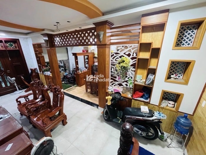 BÁN BIỆT THỰ ĐẸP LIÊN KHU 45 124M2 9.2 TỶ GỖ ĐỎ CAO CẤP HẺM NHỰA BÌNH TÂN