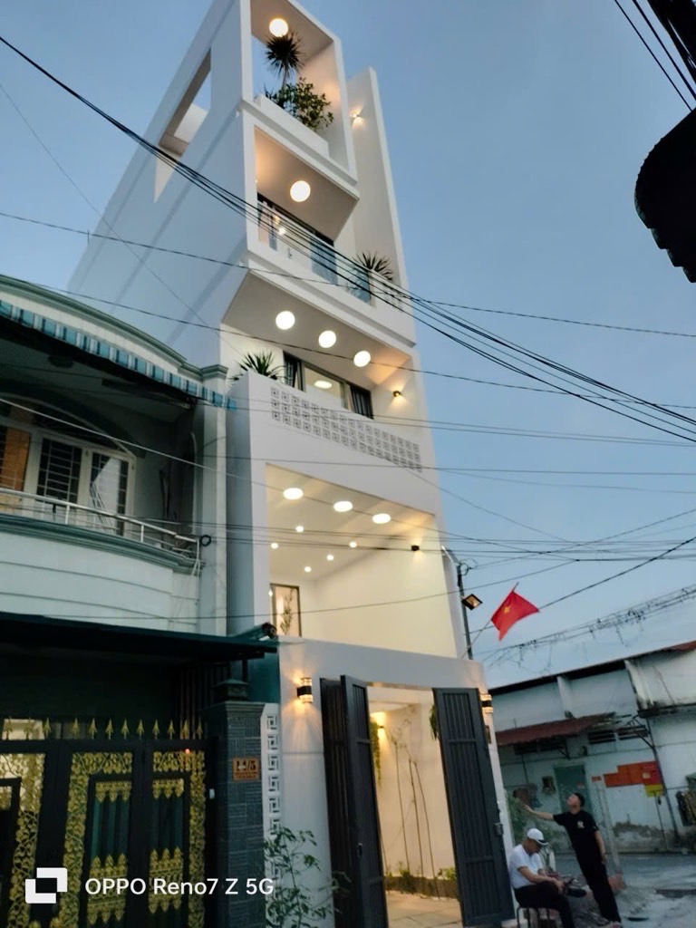 NHÀ ĐẸP SÁCH VALI VÀO Ở HIẾM CÓ CĂN THỨ HAI Bia truyền