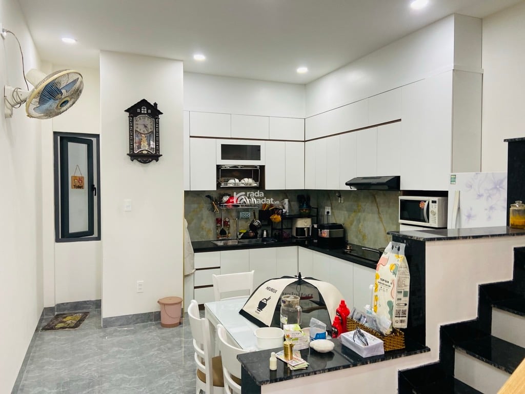 Bán nhà đẹp 3 tầng full nội thất hxh , long bình, q9 giá nhỉnh 5 tỷ