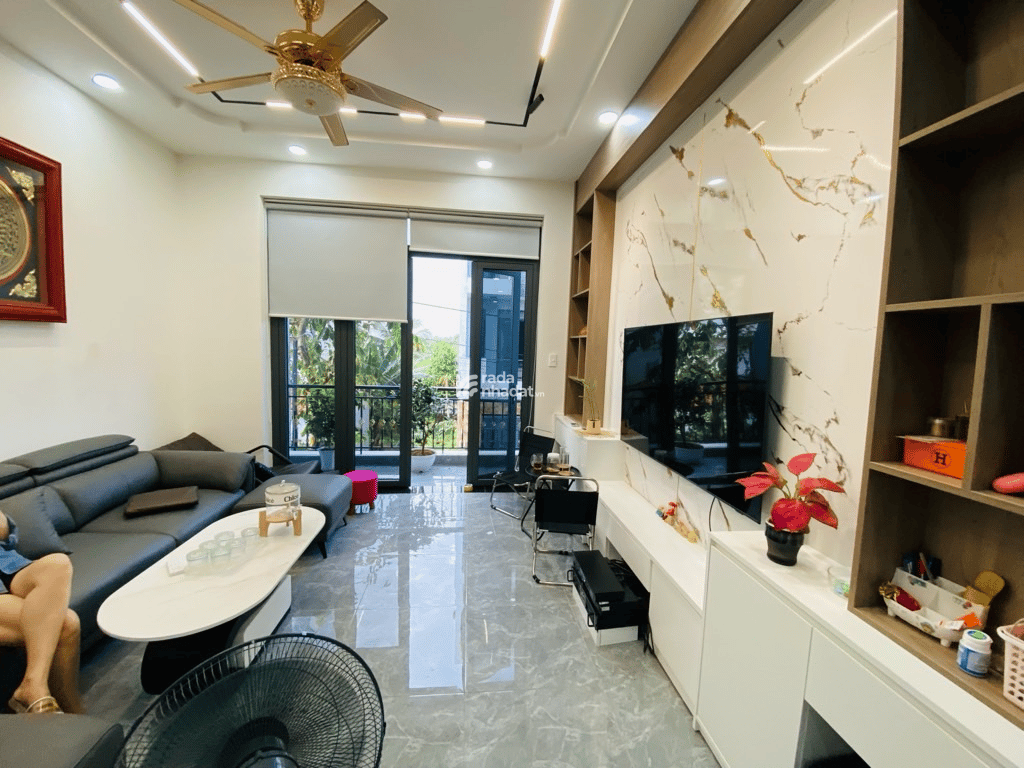 Bán nhà đẹp 3 tầng full nội thất hxh , long bình, q9 giá nhỉnh 5 tỷ
