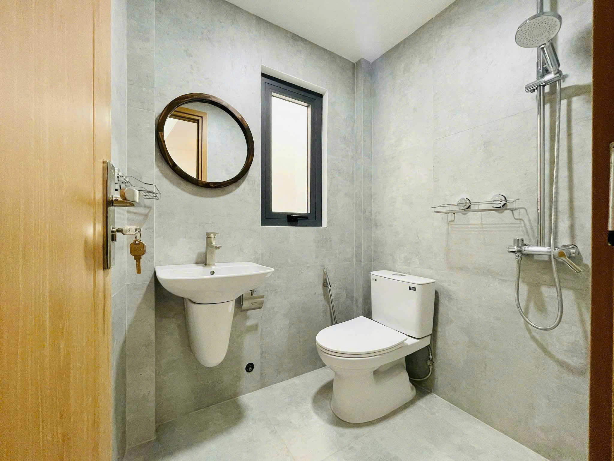 Bán nhà giá ngộp đường Trần Bình Trọng, Quận 5, gần giáo xứ Chợ Quán, 49m2, SHR giá 3 tỷ 850 TL