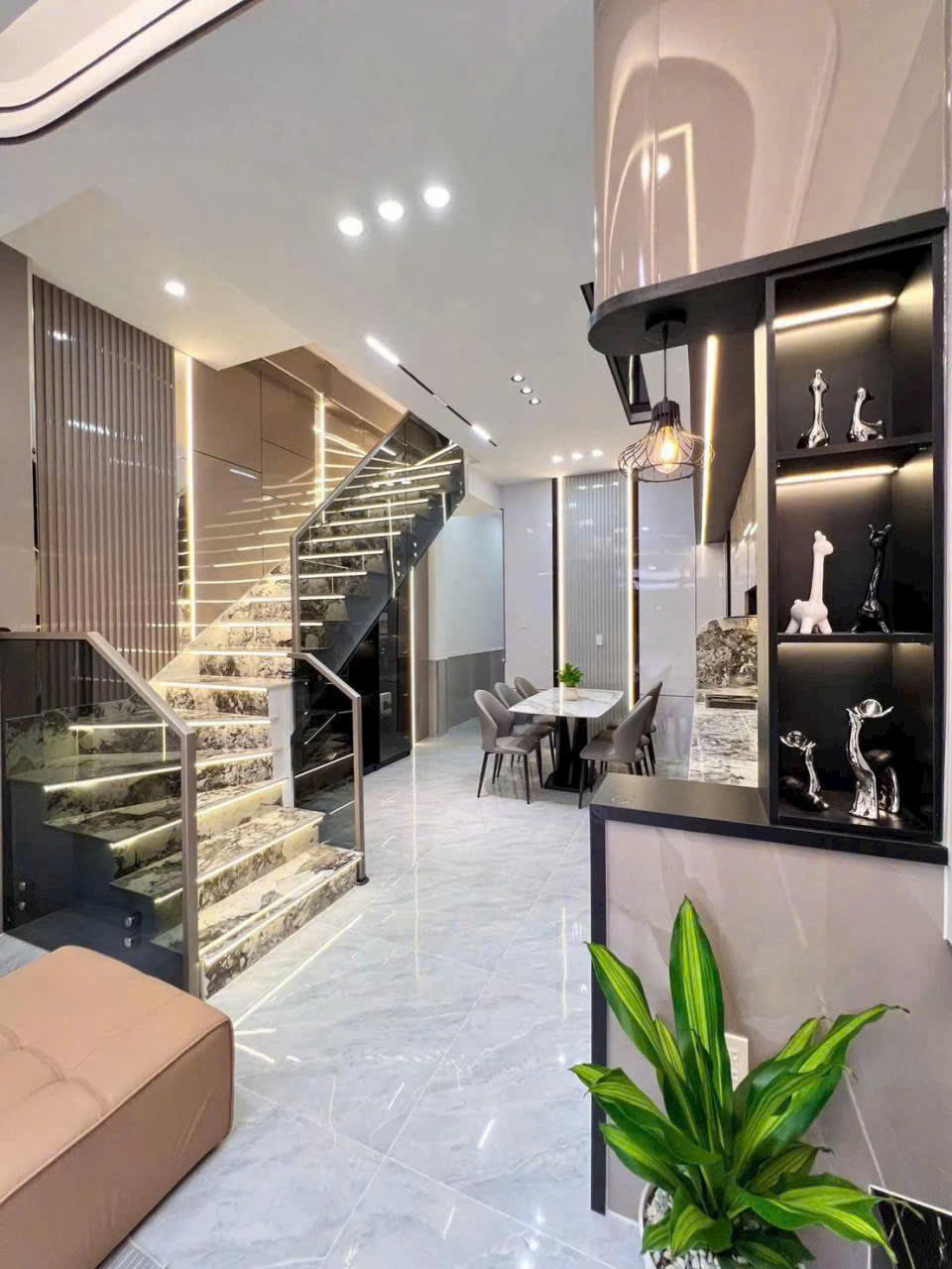 NHÀ PHỐ 4.5Mx30M  ĐƯỜNG Ô TÔ 7M  GIÁ CHỈ 2 TỶ 6 NGAY THỦ DẦU MỘT