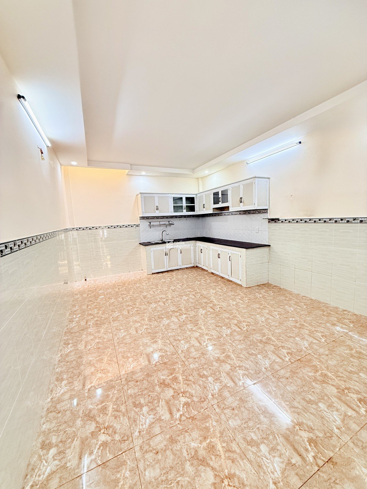 Nhà đẹp bán gấp, hẻm ô tô, đường Nguyễn Phúc Chu , P.15, Tân Bình, chỉ 6,2 tỷ Thương Lượng