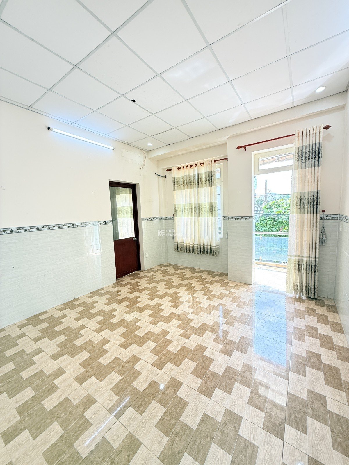 Nhà đẹp bán gấp, hẻm ô tô, đường Nguyễn Phúc Chu , P.15, Tân Bình, chỉ 6,2 tỷ Thương Lượng