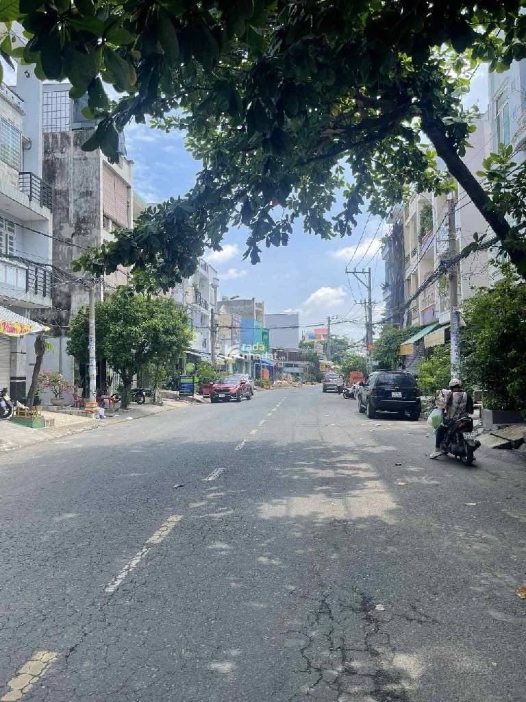 BÁN NHÀ TÊN LỬA 50M2 4 TẦNG 4PN AEON MALL ĐƯỜNG 20M 7.9 TỶ