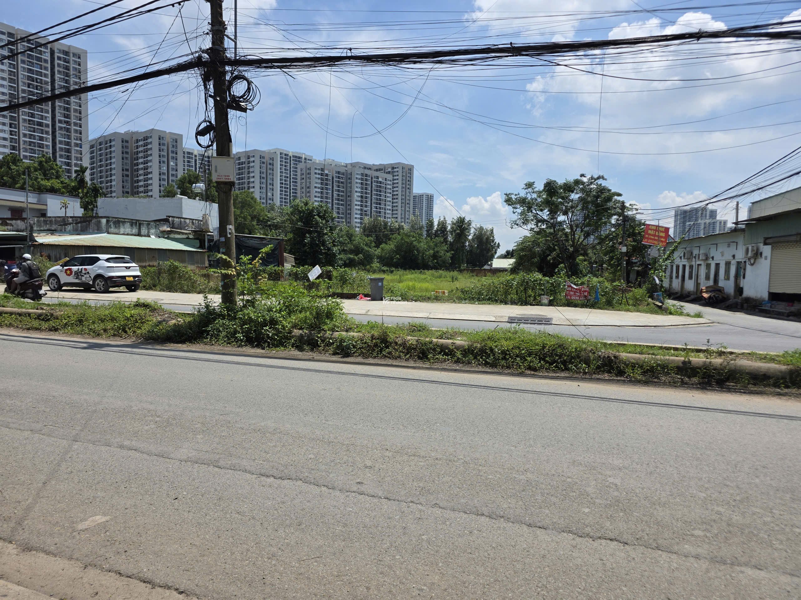 BÁN GẤP ĐẤT ĐƯỜNG THÔNG SÁT BÊN VINHOMES Q9 - DT 78M2 CHỈ 4.5 TỶ (TLCC)