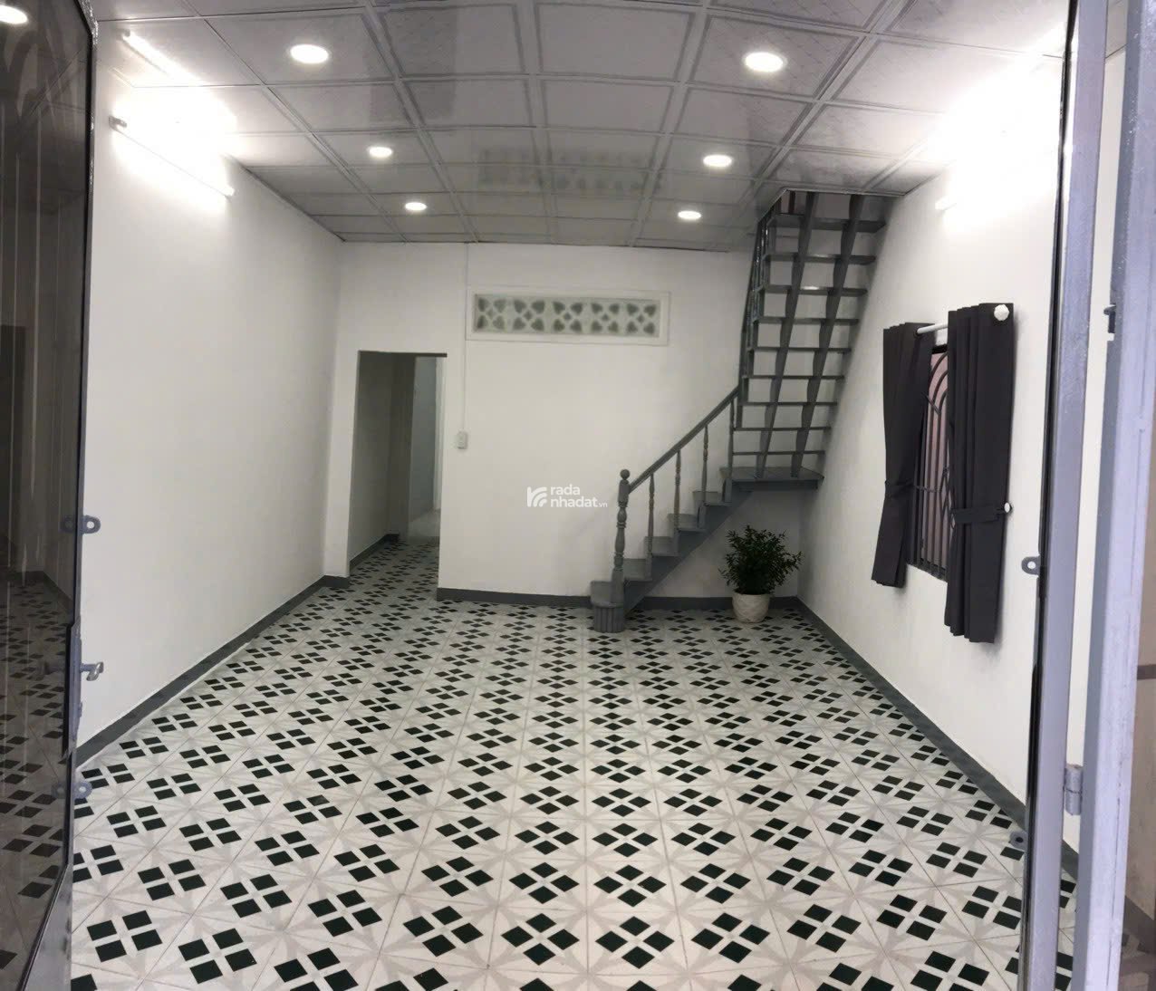 Bán nhà HXH tại đường Lũy Bán Bích Q.Tân Phú dt( 4.6 x 18m) giá 8.5 tỷ