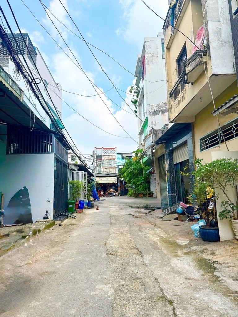 BÁN ĐẤT 130M2 BÌNH TRỊ ĐÔNG A BÌNH TÂN 11.X TỶ 8X17M 