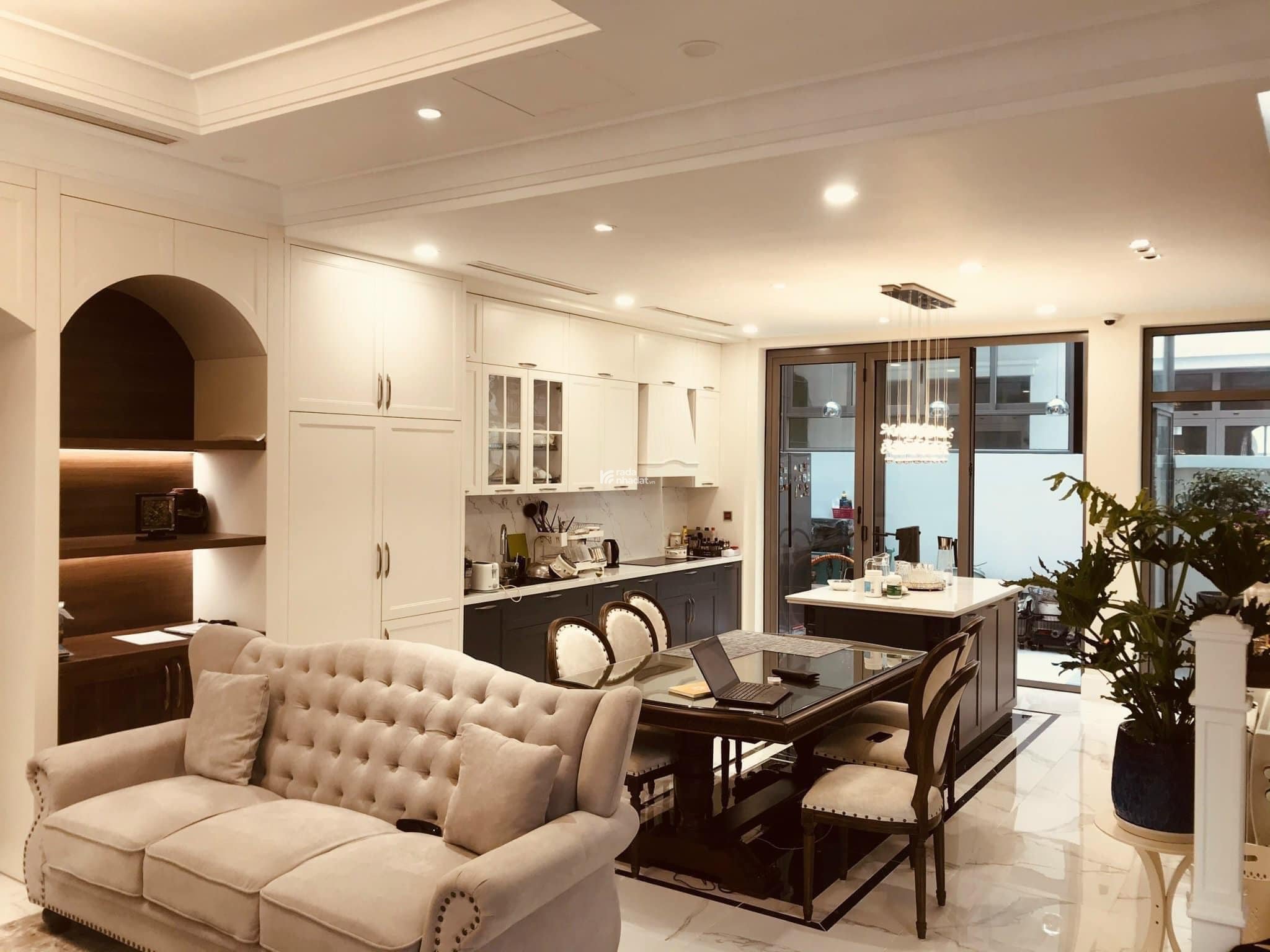Cho thuê căn hộ vị trí góc 2PN 2WC DT 72.5m2, 16 triệu, tại Vinhomes Symphony, full nội thất