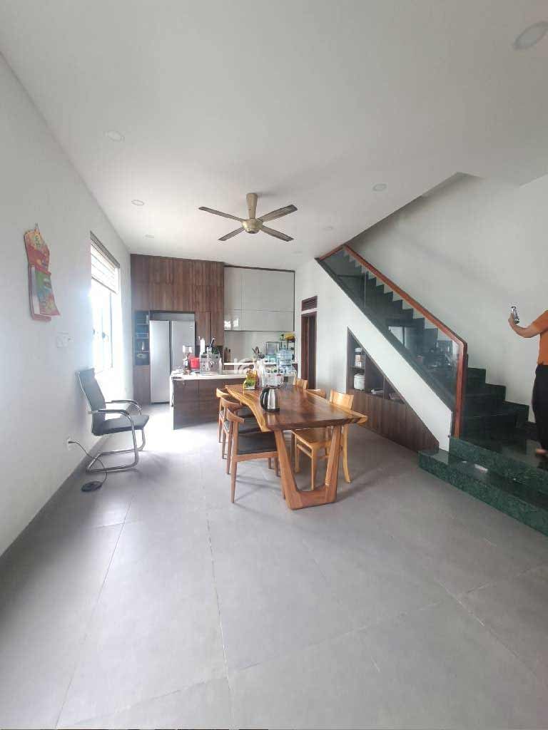 Mặt tiền đường Thạnh Lộc 15 Q12 - 5 tầng - 5x20m - ôtô ngủ trong nhà - nội thất xịn - 9 tỷ