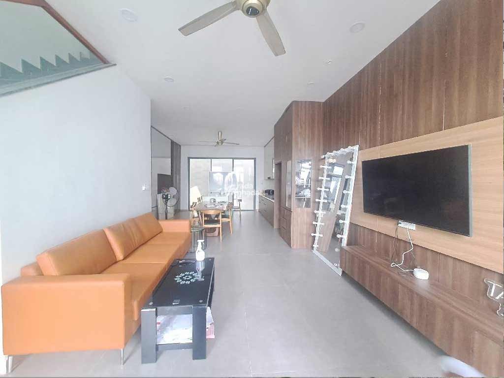 Mặt tiền đường Thạnh Lộc 15 Q12 - 5 tầng - 5x20m - ôtô ngủ trong nhà - nội thất xịn - 9 tỷ