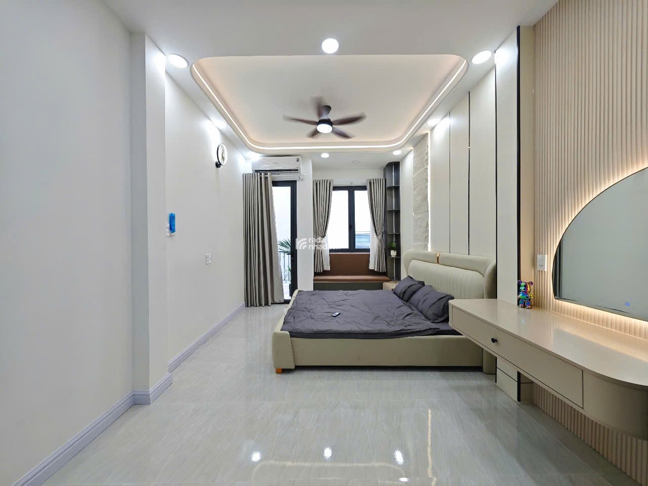 Bán Nhà Khu Sang chỉ 37tỷ DT(5.7x16m) 5 tầng HĐT 55tr Trần Thiện Chánh P12 Q10