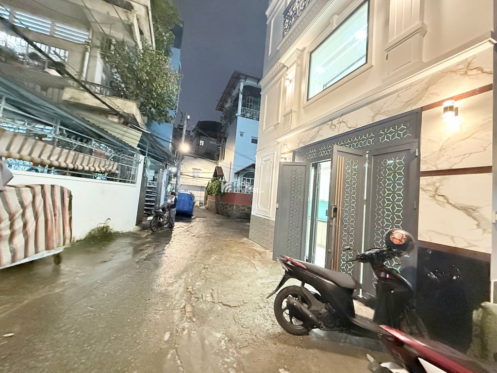 HẺM PHÂN LÔ Ô TÔ - NGUYỄN VĂN ĐẬU - NGANG 7M 40M (7x5.7) 5 TẦNG 3 PN 3 WC - 2 MẶT BAN CÔNG