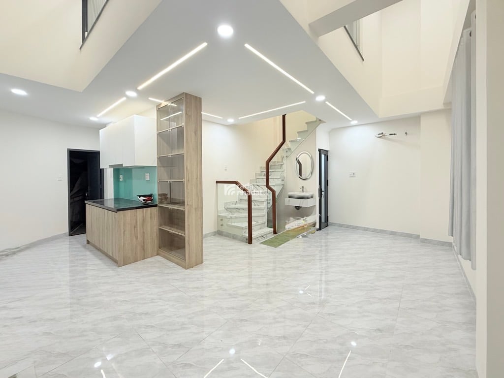 HẺM PHÂN LÔ Ô TÔ - NGUYỄN VĂN ĐẬU - NGANG 7M 40M (7x5.7) 5 TẦNG 3 PN 3 WC - 2 MẶT BAN CÔNG