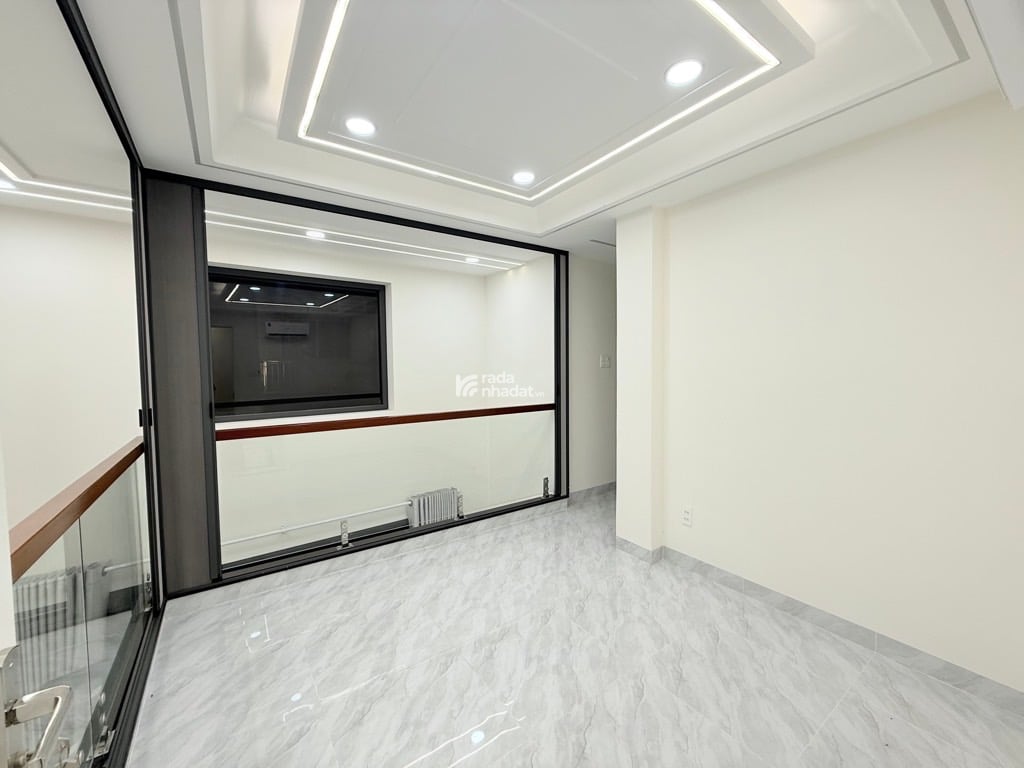 HẺM PHÂN LÔ Ô TÔ - NGUYỄN VĂN ĐẬU - NGANG 7M 40M (7x5.7) 5 TẦNG 3 PN 3 WC - 2 MẶT BAN CÔNG