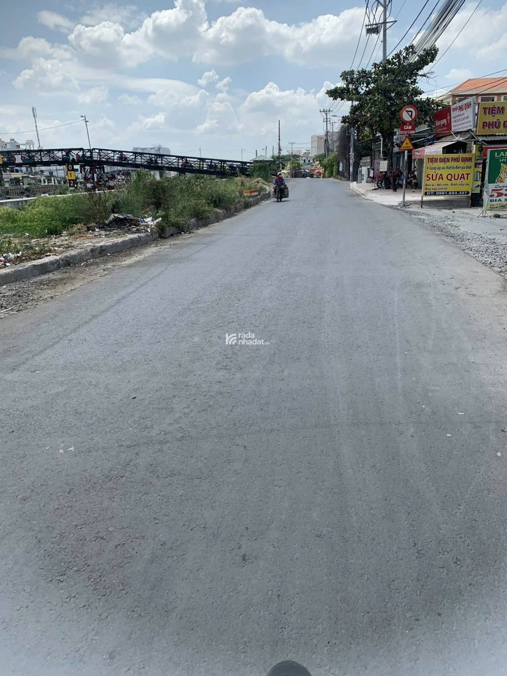 Nhà diện tích khủng 182m2,  hẻm 5m,  xe hơi đổ cửa, 