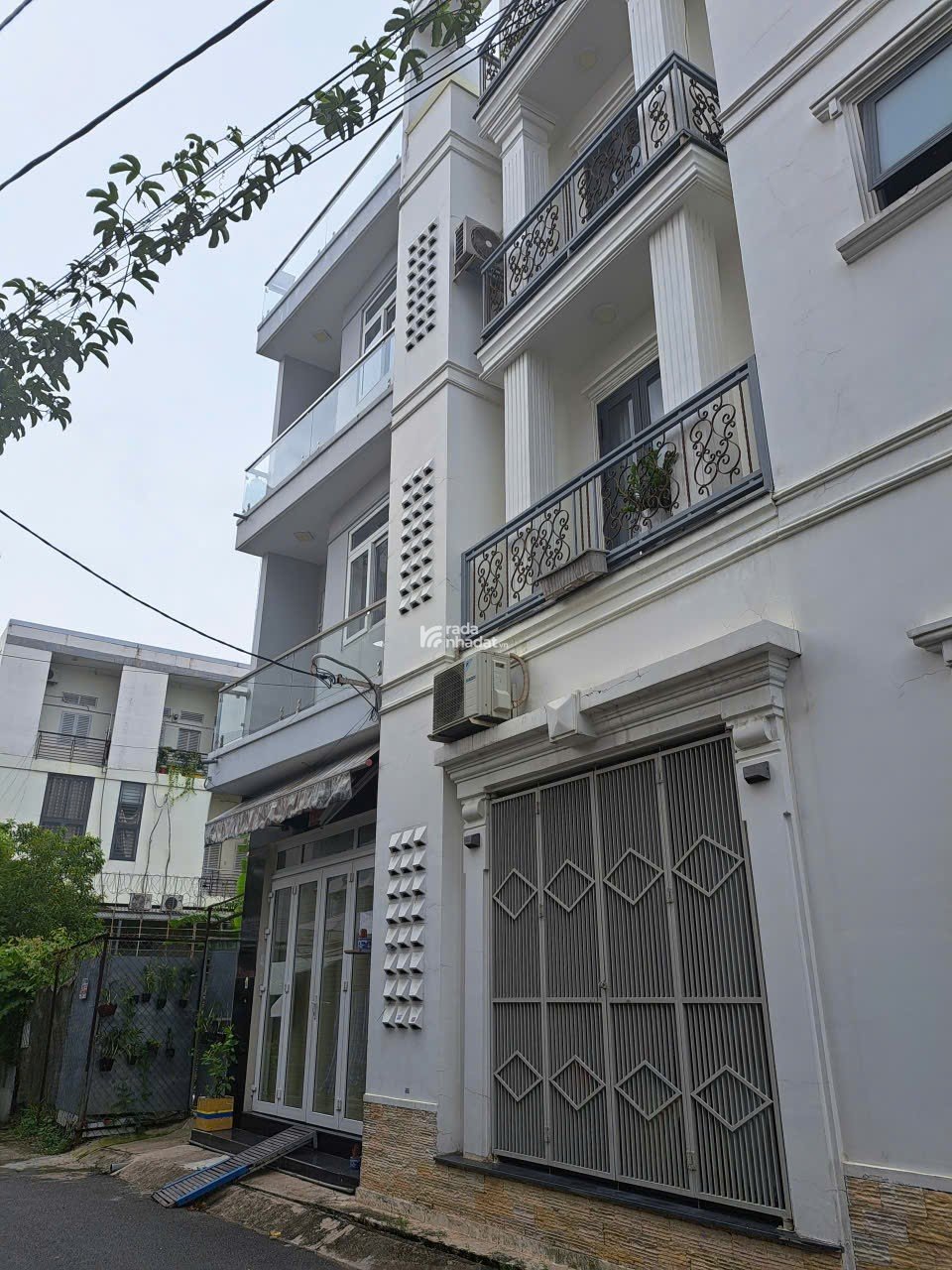 NHÀ ĐẸP Ở NGAY, HẺM XE HƠI 4 TẦNG NGAY CỔNG VẠN PHÚC CITY, 4X15 NHỈNH 7 TỶ.