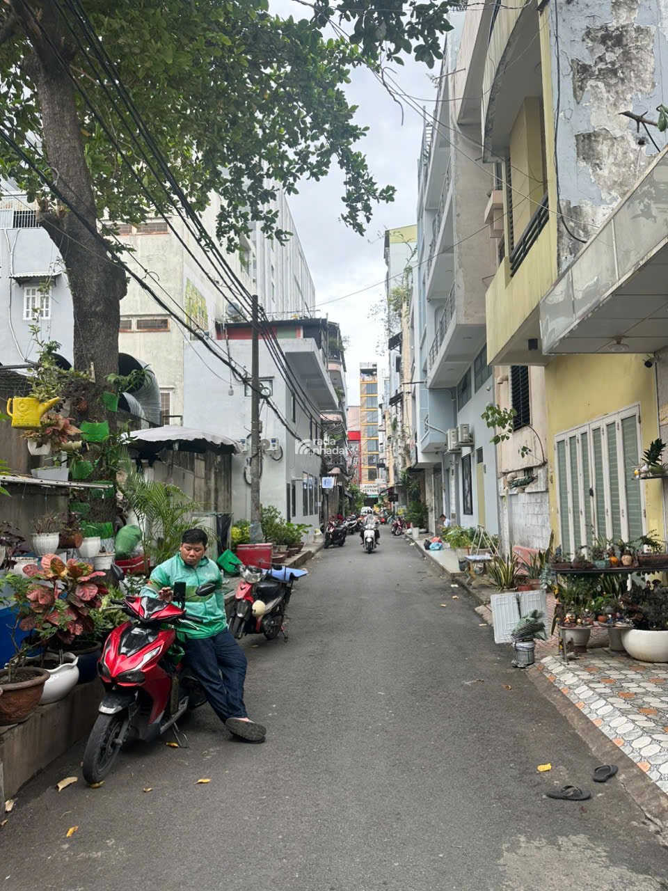 BÁN NHÀ HIẾM HẺM XE HƠI SƯ VẠN HẠNH, Q.10 - NGAY VẠN HẠNH MALL - NGANG 4M GIÁ DƯỚI 13 TỶ
