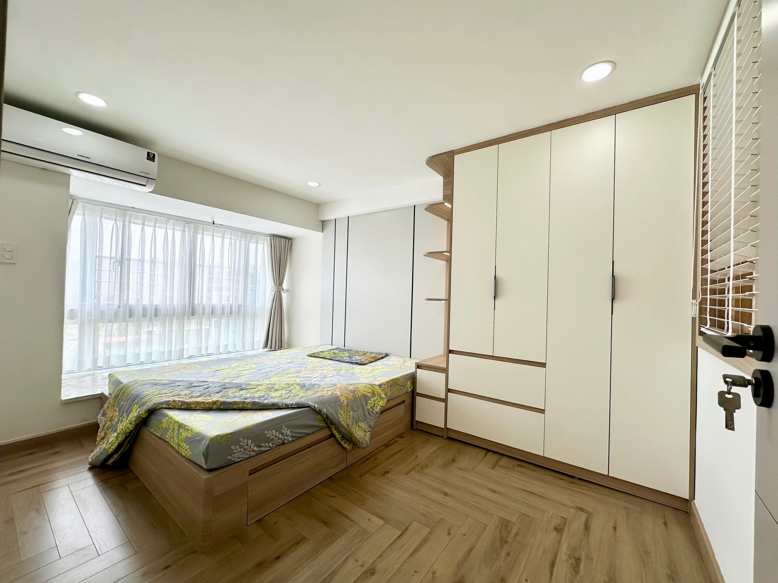 Bán Duplex Sky garden 1, PMH, Q7, 4PN nhà mới đẹp, giá 9,5 tỷ