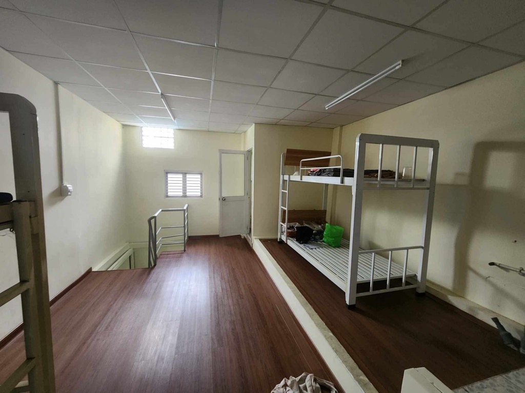 BÁN NHÀ ĐƯỜNG NGUYỄN VĂN CỪ 

