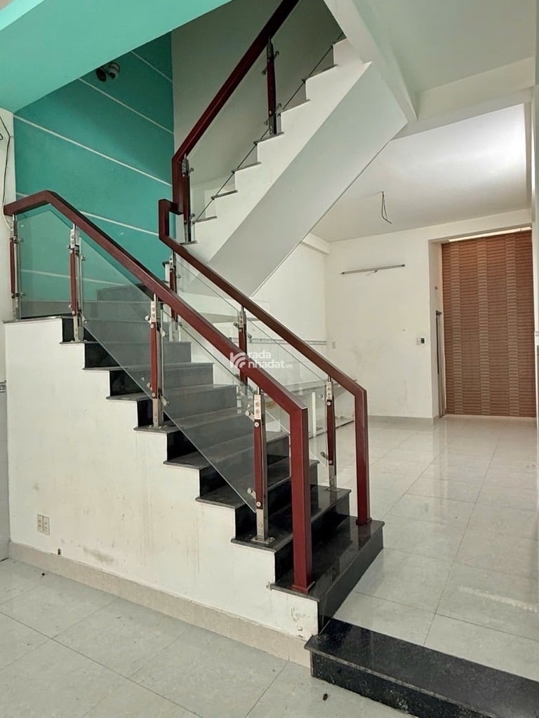 bán nhà gần nguyễn thị tú bình hưng hoà B