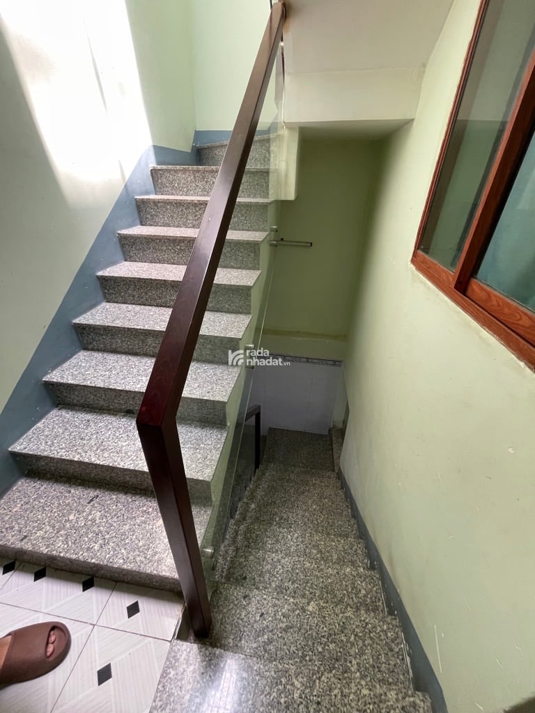 XE TẢI ĐỖ CỬA -3 TẦNG KHUÔNG VIỆT PHÚ TRUNG TÂN PHÚ -DT: 4.2*13M (53M2)  - 5 TỶ 1