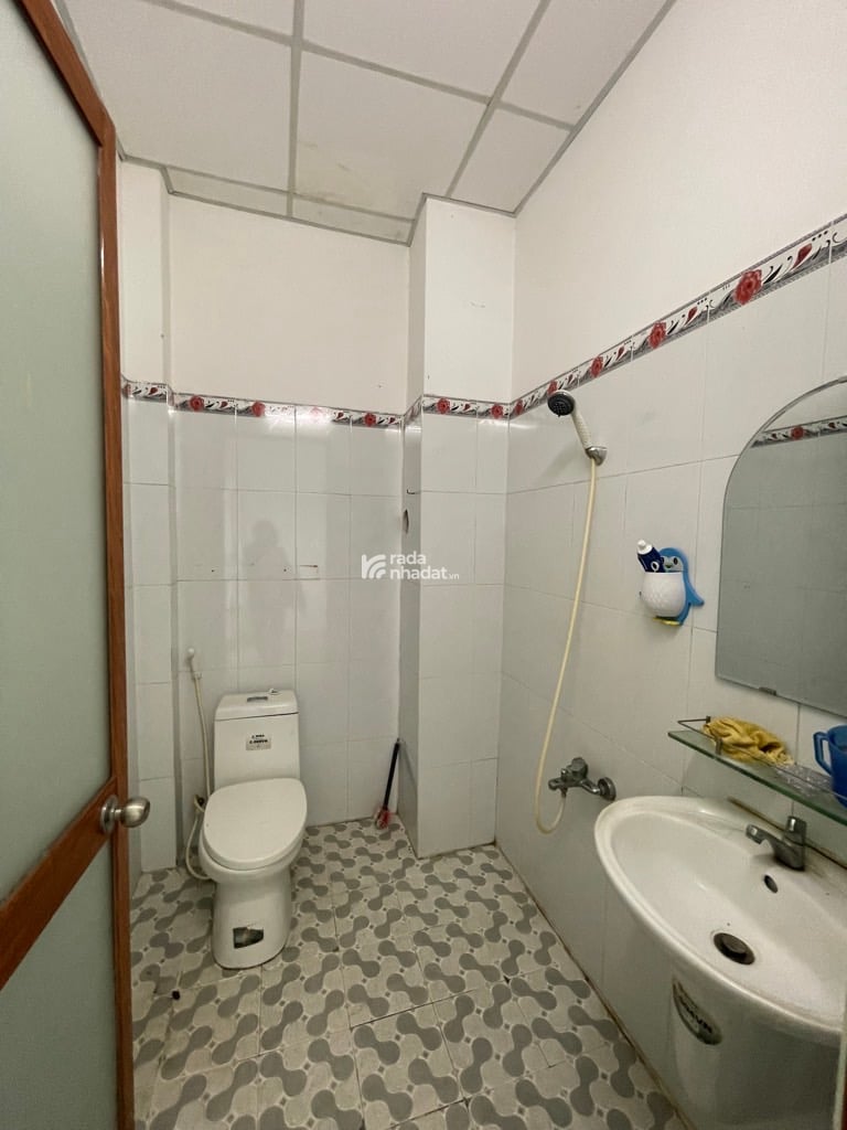 XE TẢI ĐỖ CỬA -3 TẦNG KHUÔNG VIỆT PHÚ TRUNG TÂN PHÚ -DT: 4.2*13M (53M2)  - 5 TỶ 1