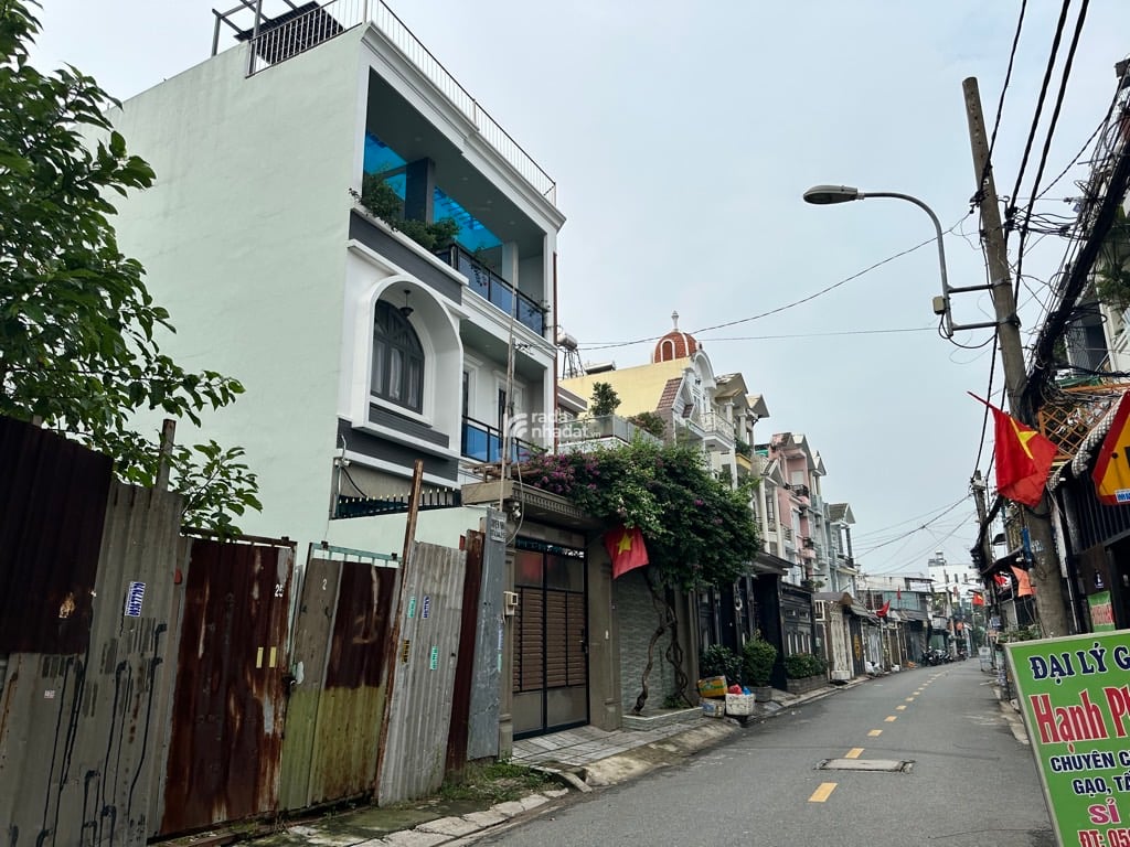 Đường số 8 , phường Bình Hưng Hòa B, Quận Bình Tân 
