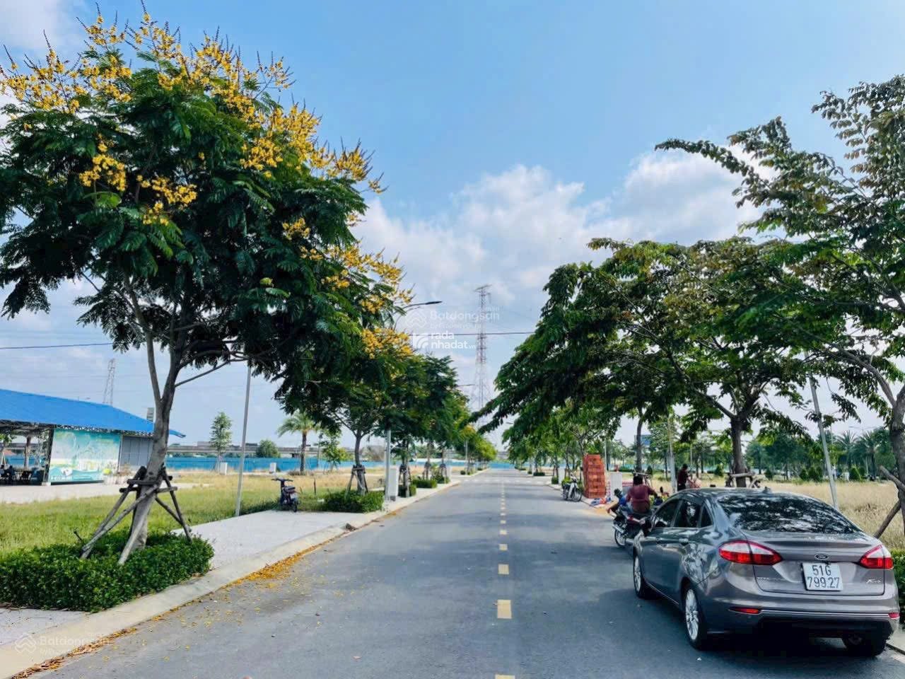 Chỉ với 600tr sở hữu đất nền liền kề KĐT sinh thái Ecopark 220ha sổ sẵn công chứng ngay