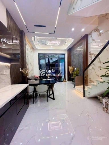 SOS! Bán nhà ngay đường Võ Văn Kiệt, phường 5, Quận 5, hẻm xe hơi 5m, 2 tầng tặng nội thất