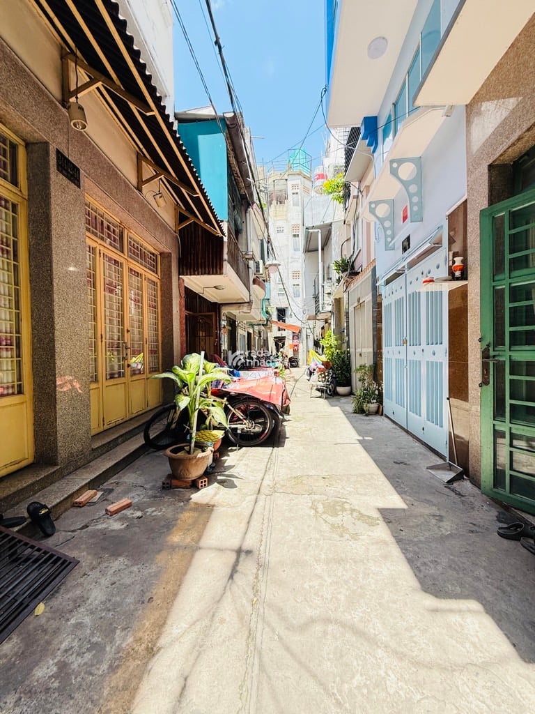 NGAY VÒNG XOAY LÝ THÁI TỔ - NHÀ   MỚI 4 TẦNG MUA Ở NGAY- 25M2 - SỔ HC ĐẦY ĐỦ 