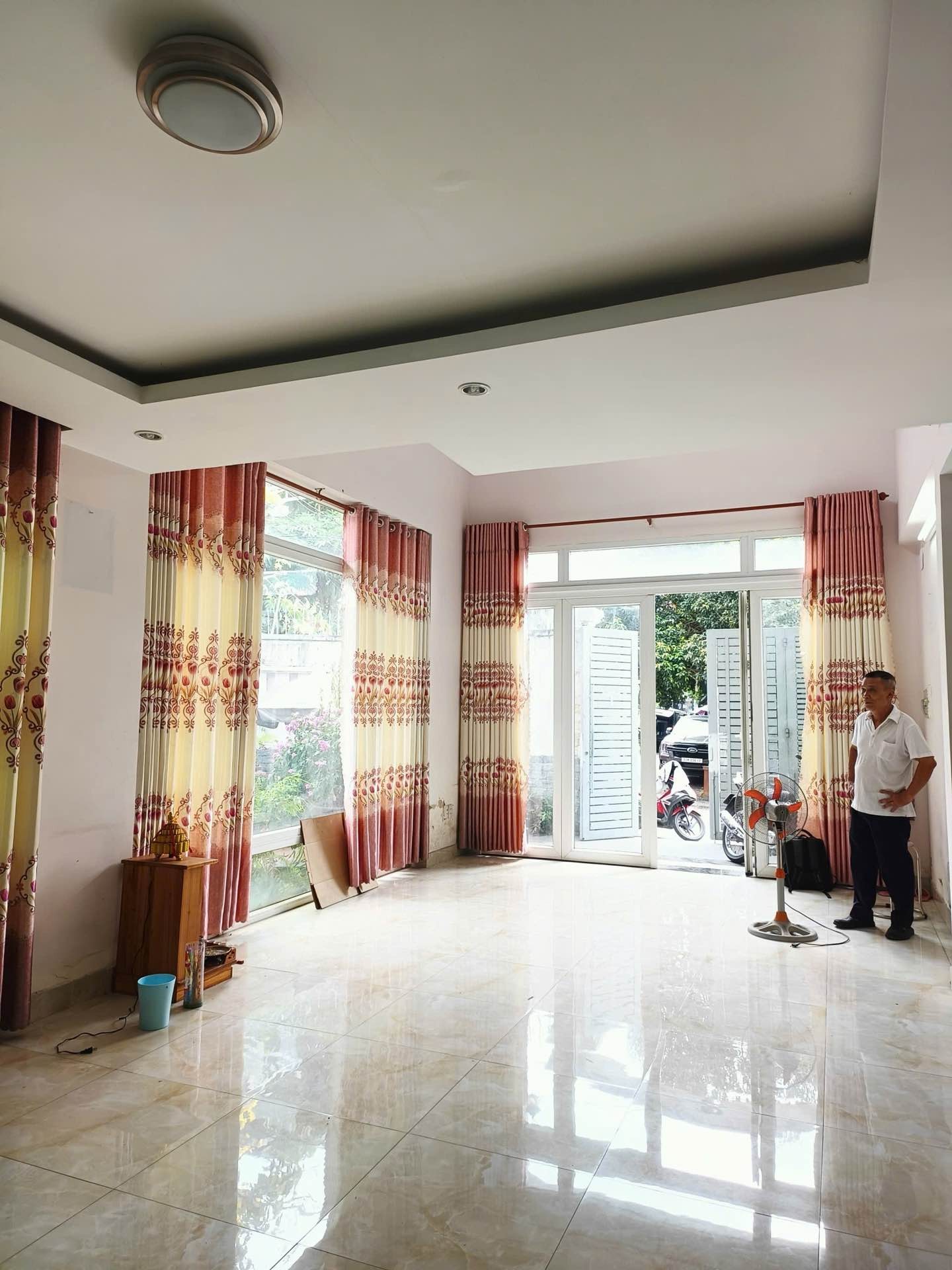 Biệt thự sân vườn đường Dương Đức Hiền, 150m2, 11x13, 3 tầng, 6PN, 18.5 tỷ