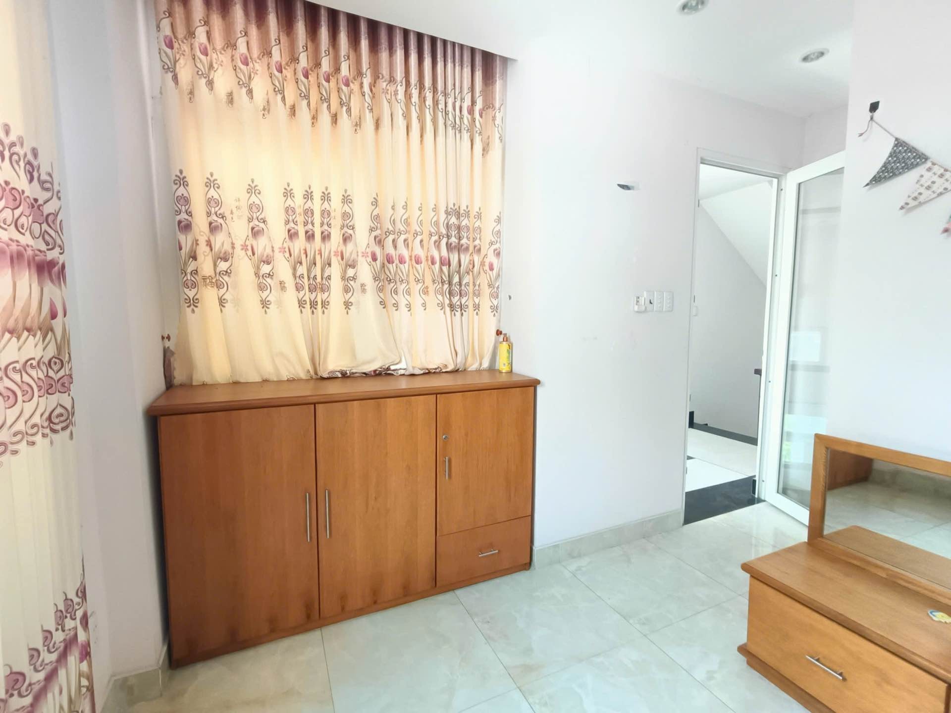 Biệt thự sân vườn đường Dương Đức Hiền, 150m2, 11x13, 3 tầng, 6PN, 18.5 tỷ