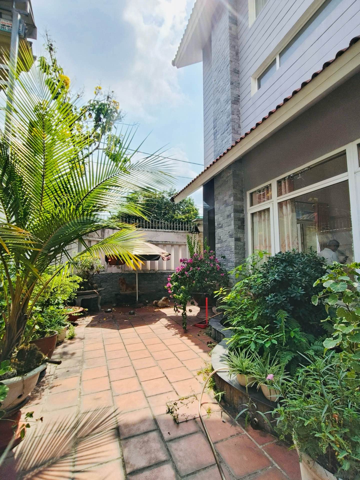 Biệt thự sân vườn đường Dương Đức Hiền, 150m2, 11x13, 3 tầng, 6PN, 18.5 tỷ