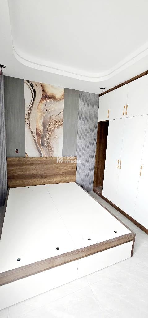 BÁN NHÀ TỈNH LỘ 10 90M2 8.7 TỶ 4 TẦNG HẺM XE HƠI THÔNG SÁT AEON TÊN LỬA