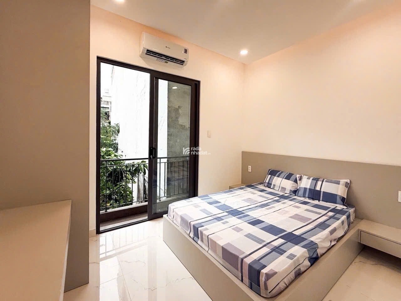 NHÀ ĐẸP BÌNH THẠNH • VỊ TRÍ TIỀM NĂNG • SÁT BỜ KÈ XUYÊN TÂM • 50m2 (3.7 x 13.5) • HXH ĐỔ CỬA