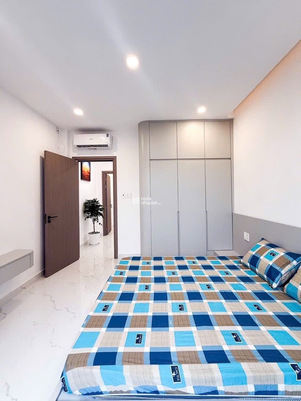 NHÀ ĐẸP BÌNH THẠNH • VỊ TRÍ TIỀM NĂNG • SÁT BỜ KÈ XUYÊN TÂM • 50m2 (3.7 x 13.5) • HXH ĐỔ CỬA