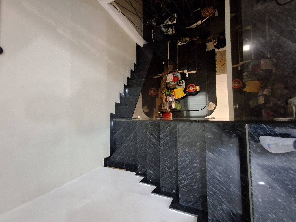 Bán NR 3 Tầng, Nguyễn Văn Linh, Q7, HCM, Ngang 8m , 112m2 , 14 tỷ 500 TL